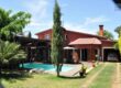 En vente une belle villa F5 de 200 m2 avec piscine située dans le quartier résidentiel de Mandrosoa Ivato