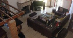 En vente une belle villa F5 de 200 m2 avec piscine située dans le quartier résidentiel de Mandrosoa Ivato