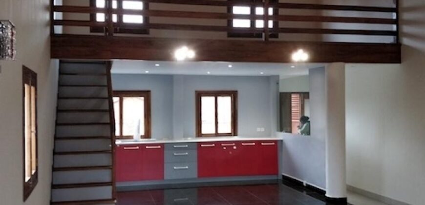 A vendre une charmante villa T4 sur un terrain de 415 m2 située à Ambatolampy Tsimahafotsy