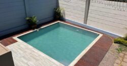 En location une superbe villa T5 avec piscine située dans un quartier calme et résidentiel à Mandrosoa Ivato