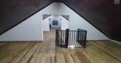 A vendre une spacieuse villa T9 sur un terrain de 1500 m2 située dans un quartier résidentiel calme à Manazary Ilafy