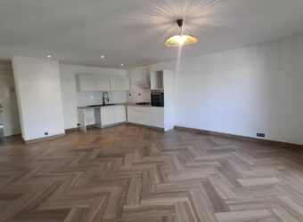 A louer un agréable appartement T4 situé à Androhibe
