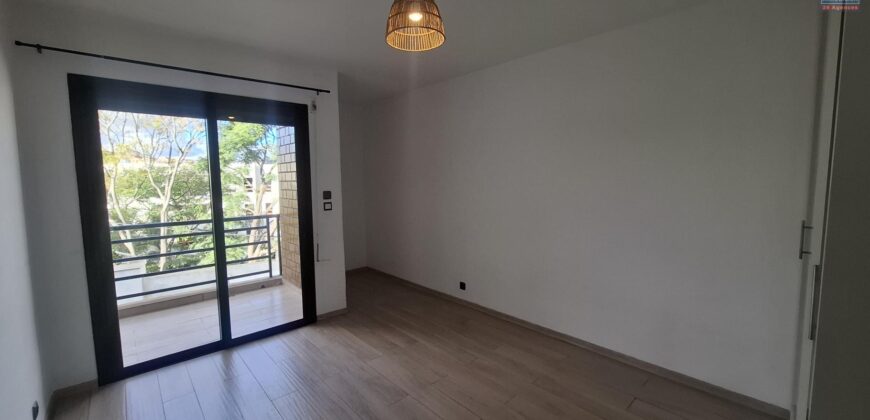 A louer un agréable appartement T4 situé à Androhibe