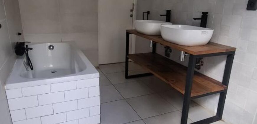 A louer un agréable appartement T4 situé à Androhibe