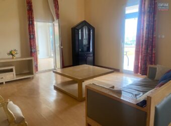 A louer un charmant appartement T3 meublé situé à Ambohimiandra