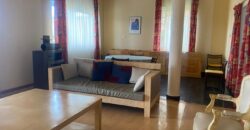 A louer un charmant appartement T3 meublé situé à Ambohimiandra