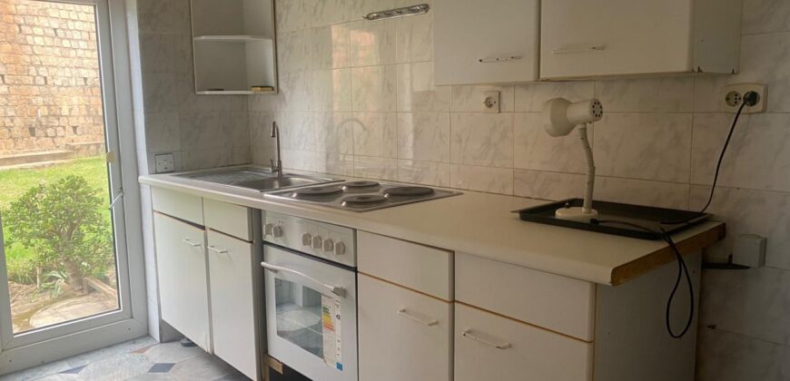 A louer un charmant appartement T3 meublé situé à Ambohimiandra