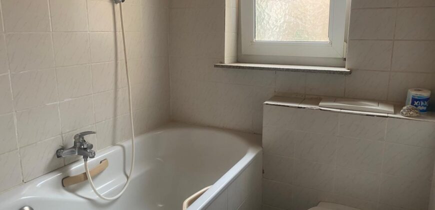 A louer un charmant appartement T3 meublé situé à Ambohimiandra