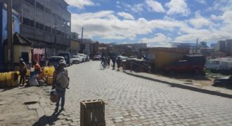 Location d’une villa T4 à usage mixte située dans un quartier très fréquenté à Ankazomanga Antohamadinika