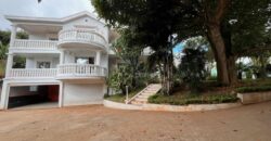 A louer une villa T6 avec piscine située dans un quartier calme à Ambohitrarahaba Androhibe