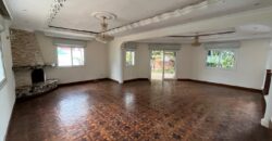 A louer une villa T6 avec piscine située dans un quartier calme à Ambohitrarahaba Androhibe