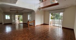 A louer une villa T6 avec piscine située dans un quartier calme à Ambohitrarahaba Androhibe