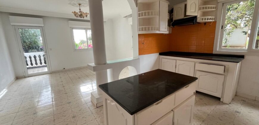 A louer une villa T6 avec piscine située dans un quartier calme à Ambohitrarahaba Androhibe