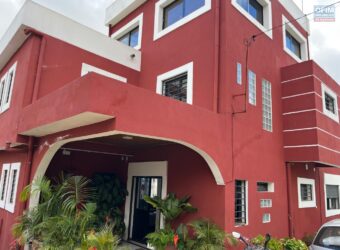 A louer villa T5 sur tous niveaux située dans un quartier calme et résidentiel à Ambohitrarahaba
