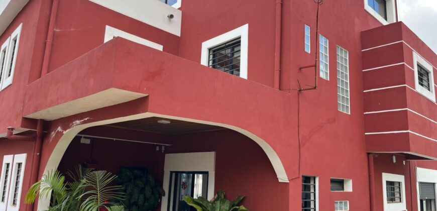 A louer villa T5 sur tous niveaux située dans un quartier calme et résidentiel à Ambohitrarahaba