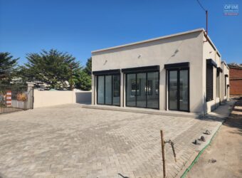 A louer un local neuf de 230 m2 situé en bord de la route principale entre Andranomena et Ambohibao
