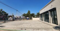 A louer un local neuf de 230 m2 situé en bord de la route principale entre Andranomena et Ambohibao