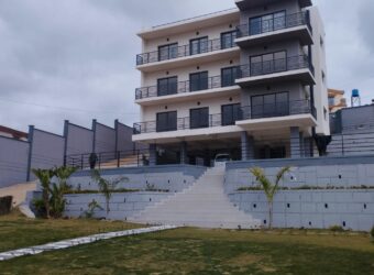 A louer un bel appartement T4 neuf situé dans un immeuble sécurisé à By pass