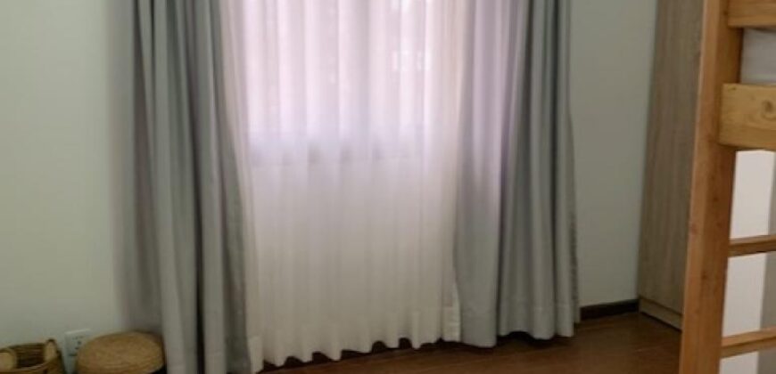 A louer un charmant appartement T4 meublé situé à Antsakaviro dans un quartier calme