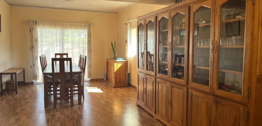 A vendre une villa type F6 située dans un quartier calme à Lazaina Avaradrano