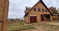 Location d’une charmante villa T4 située dans un quartier calme proche de la route principale à Ambohitrarahaba