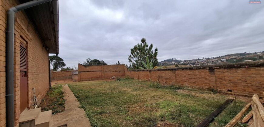 Location d’une charmante villa T4 située dans un quartier calme proche de la route principale à Ambohitrarahaba