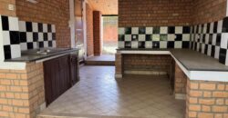 En location une villa basse de type F4 située dans un quartier calme et résidentiel à Ilafy
