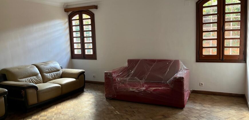 En location une villa basse de type F4 située dans un quartier calme et résidentiel à Ilafy