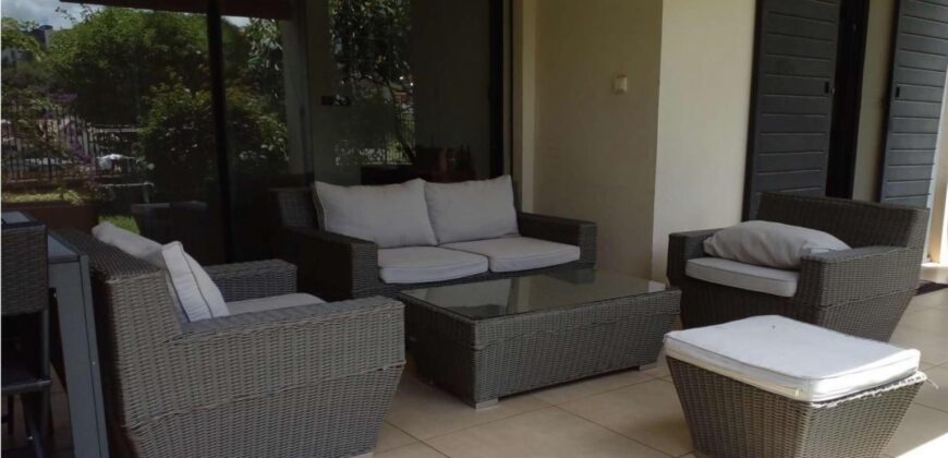 A vendre une villa T7 de standing de 200 m2 sur terrain de 1500 m2 située dans le quartier résidentiel d’Ambatoroka