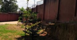A louer une spacieuse villa T6 avec piscine sur un terrain de 2700 m2 à Itaosy Ambohidrapeto