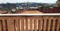 A louer une spacieuse villa T6 avec piscine sur un terrain de 2700 m2 à Itaosy Ambohidrapeto
