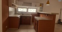 A louer une villa T4 sur un terrain de 500m2 située à Ambatobe