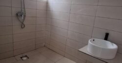 A louer une villa T4 sur un terrain de 500m2 située à Ambatobe