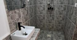 A louer une villa T4 sur un terrain de 500m2 située à Ambatobe
