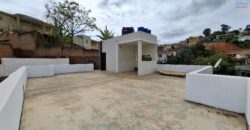 A louer une villa T4 sur un terrain de 500m2 située à Ambatobe