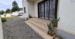 A louer une villa T4 sur un terrain de 500m2 située à Ambatobe
