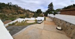 A louer une villa T4 sur un terrain de 500m2 située à Ambatobe