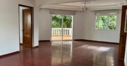 A louer une villa T6 avec piscine située dans un quartier calme à Ambohitrarahaba Androhibe