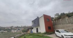 A vendre une charmante villa à étage T4 d’environ 110 m2 située dans un quartier calme à Ambohijanahary