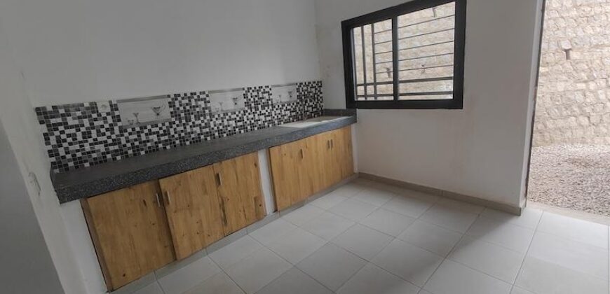 A vendre une charmante villa à étage T4 d’environ 110 m2 située dans un quartier calme à Ambohijanahary