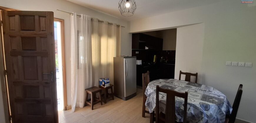 En location appartement T3 meublé et équipé situé à Ivato