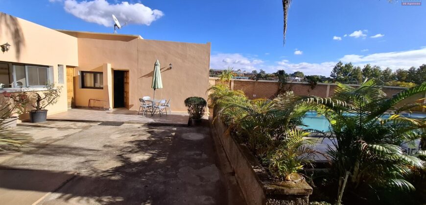 En location appartement T3 meublé et équipé situé à Ivato