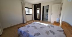 En location appartement T3 meublé et équipé situé à Ivato