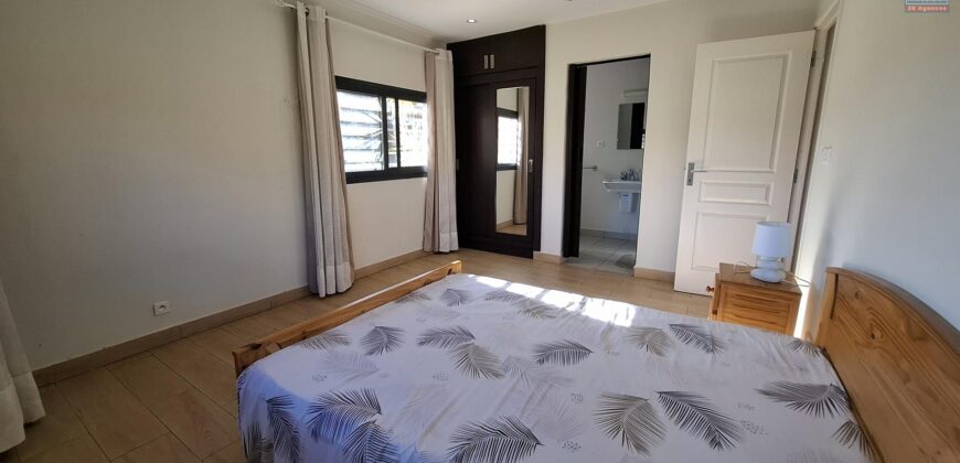 En location appartement T3 meublé et équipé situé à Ivato