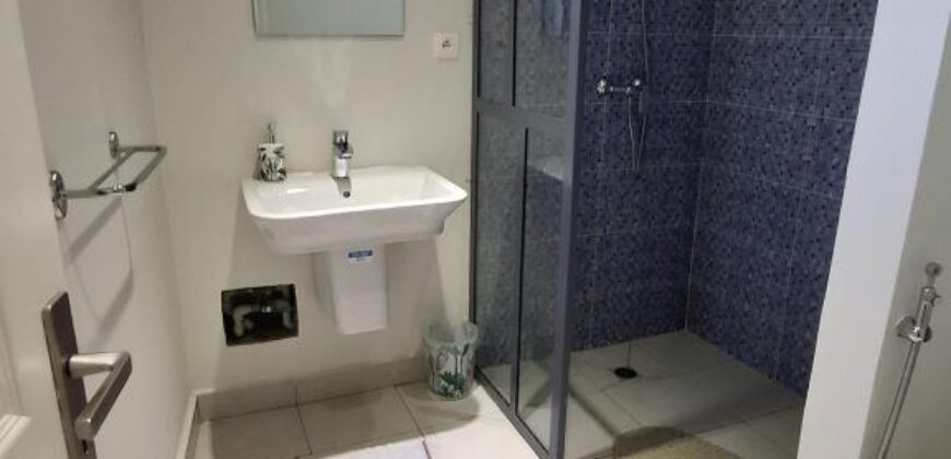 En location appartement T3 meublé et équipé situé à Ivato