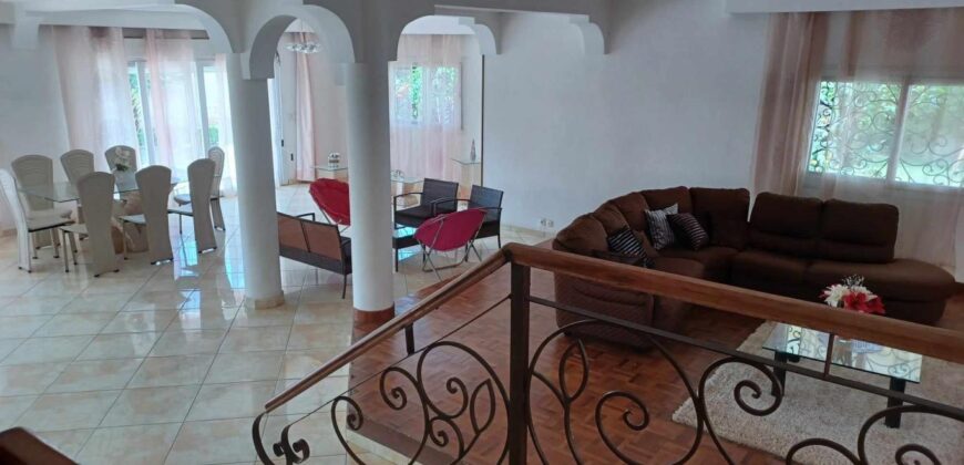 Location villa T6 à étage située dans un quartier calme de Mahabo Andoharanofotsy