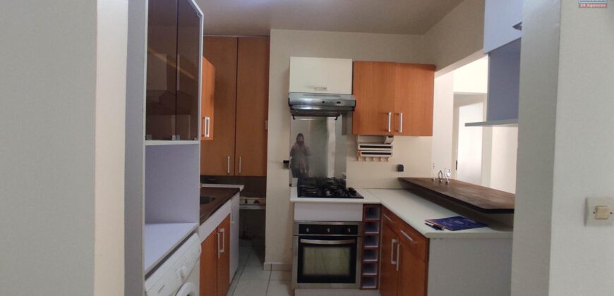 À louer charmant appartement T3 meublé situé dans une résidence sécurisée à Mahamasina