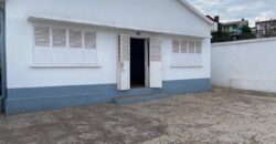 À louer une villa de type F3 avec garage située à Tanjombato