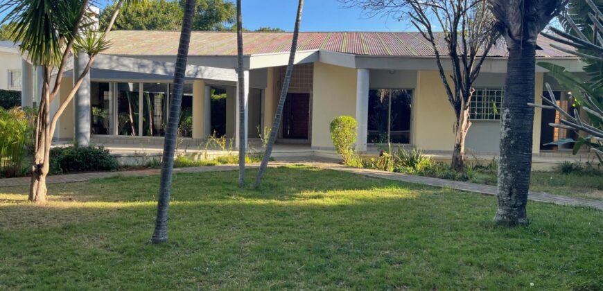 Location spacieuse villa T5 avec jardin et garage située dans la résidence Bonnet à Ivandry