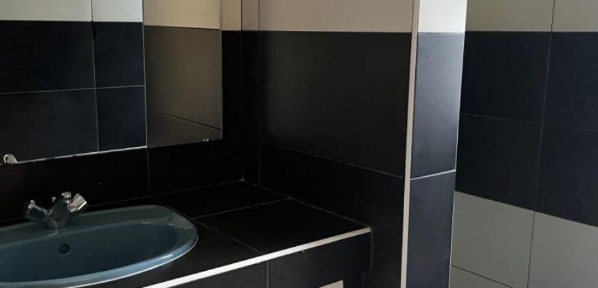Location spacieuse villa T5 avec jardin et garage située dans la résidence Bonnet à Ivandry